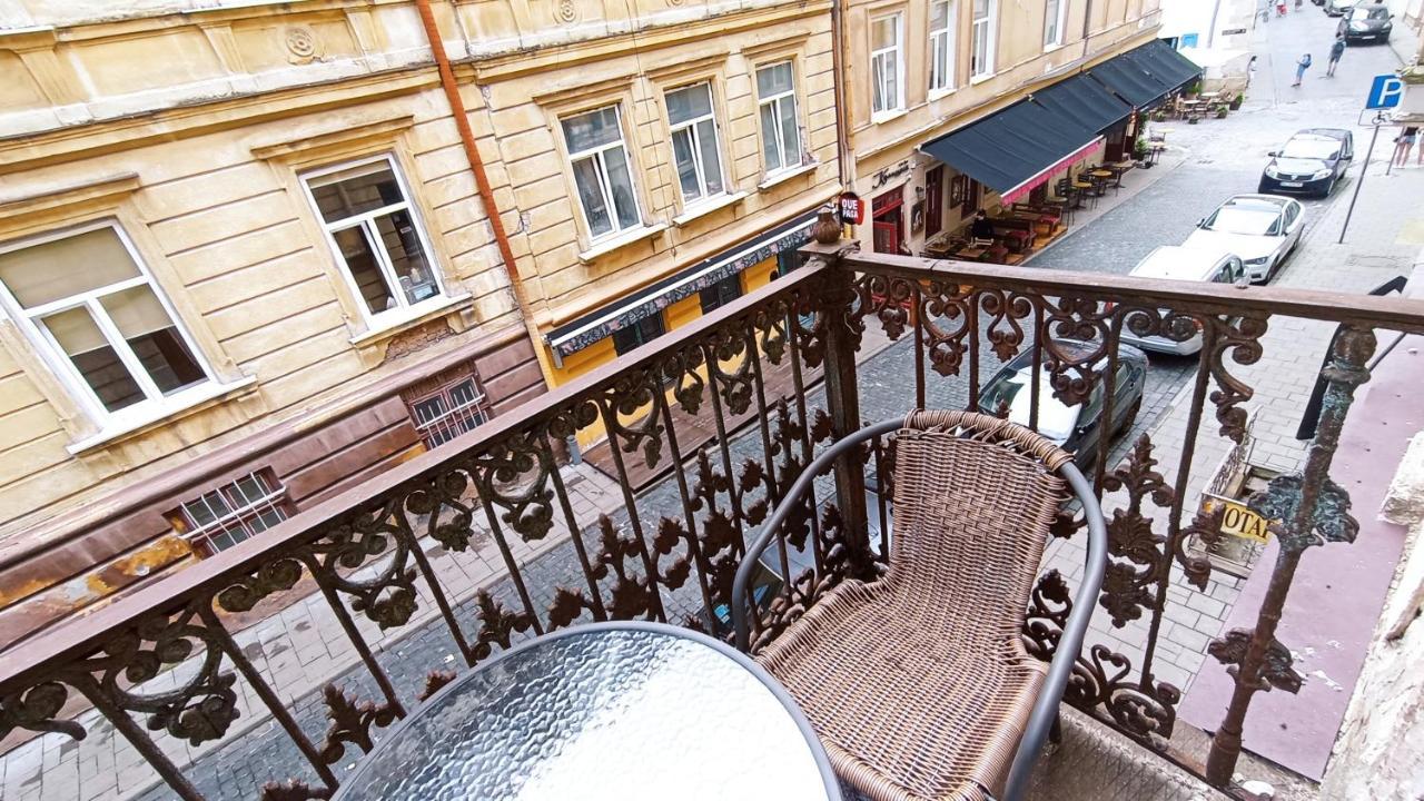 Ляльковий Театр Не Мансарда Lviv Exterior photo